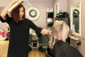 hairdresser-styling-models-hair (1)